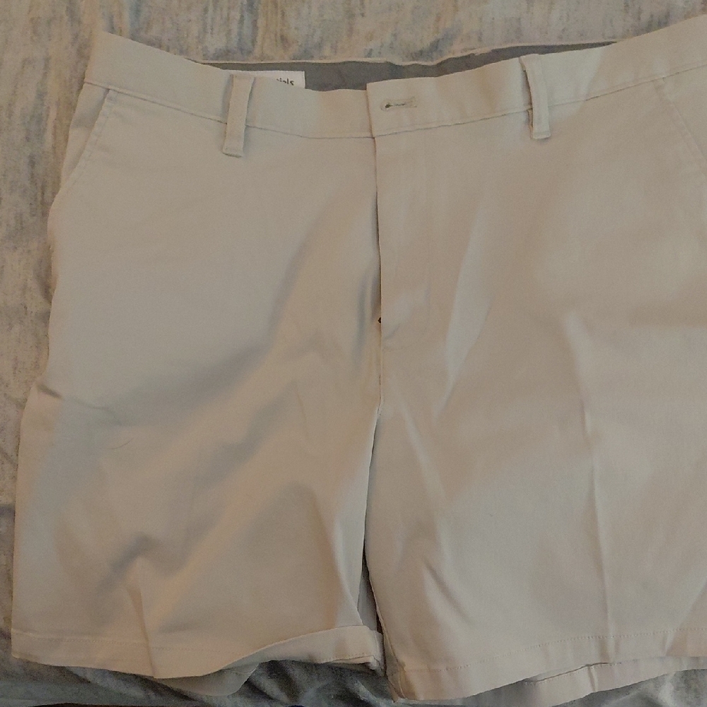 Amazon Essentials Men's Beige Flat Front Shorts